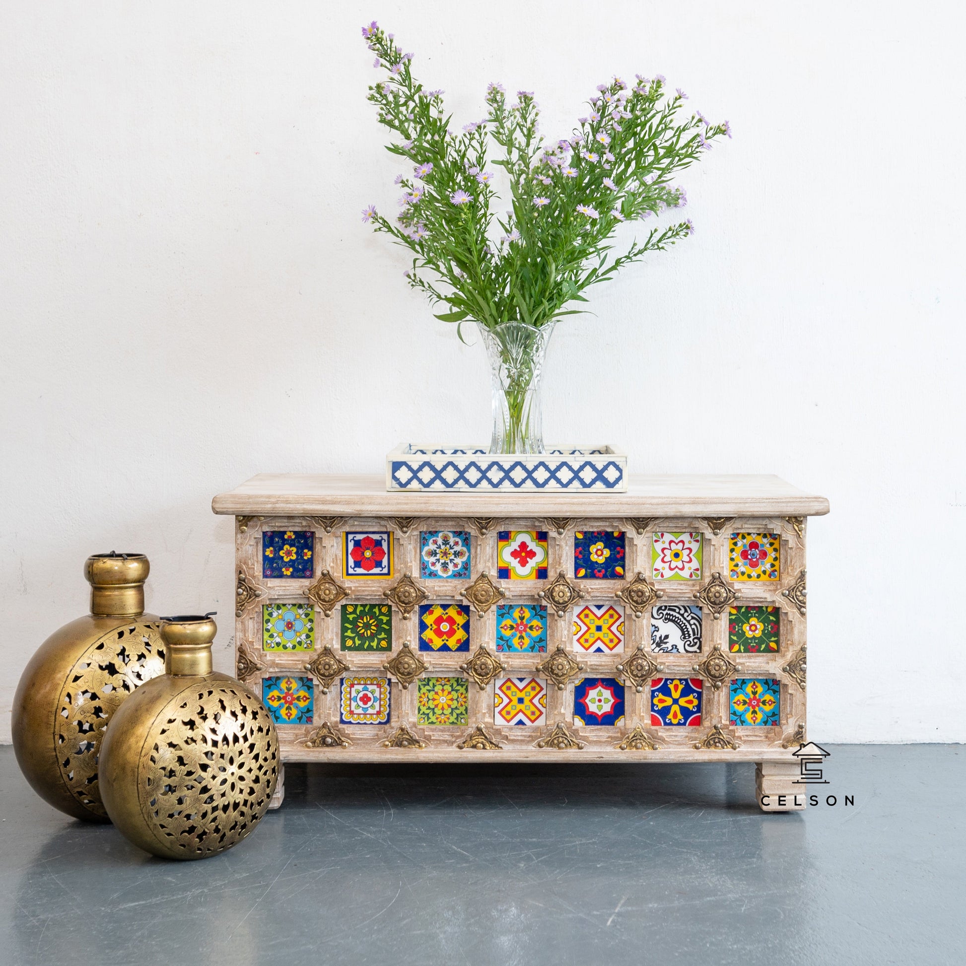 Robin Carved Tile Trunk